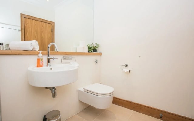 3 Bedroom House in Holland Park