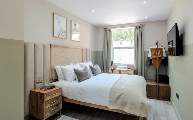 Your Apartment Shepherd's Bush
