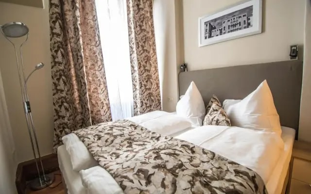 4Bdr Historical Spirit Apt By Ruterra