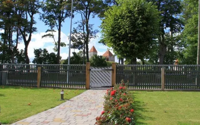 Allee Apartments
