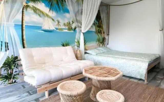 Happyhosts Beach House studio