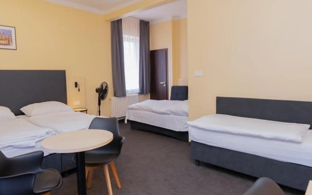 Hotel Tulipan Pruhonice