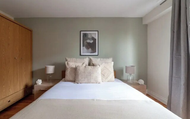 Trendy Flat in St Katharine