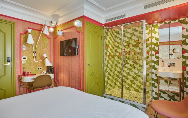 Idol Hotel