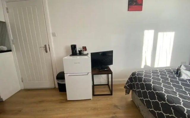 Comfortable Homely Studio Flat in Wembley