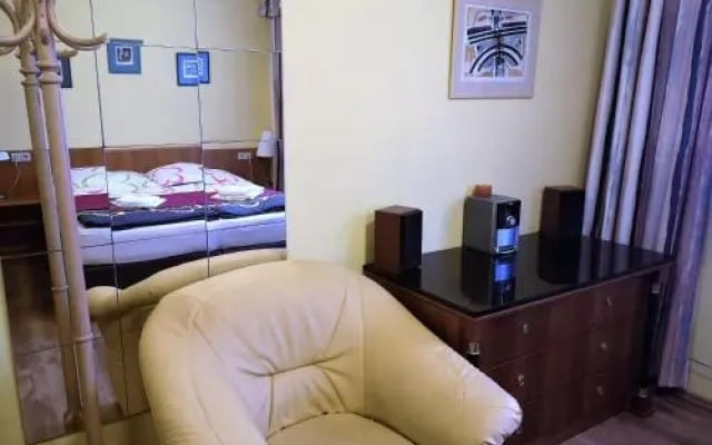 Apartment with Sauna and Garden