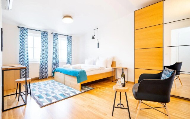 5BR+3.5BT Wilson Central apt.