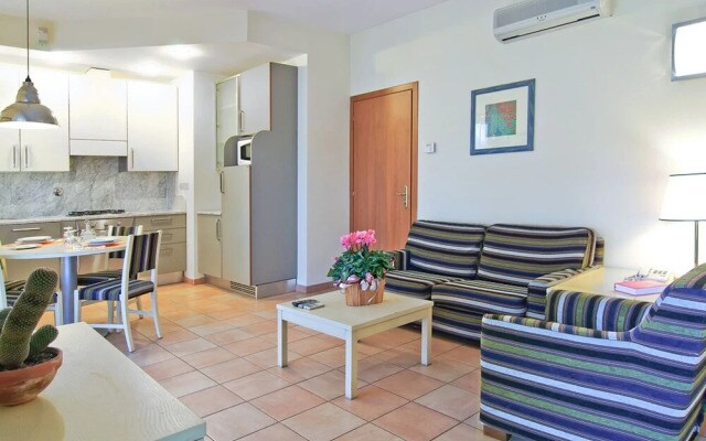 Long Stay Monthly Apartment I Triangoli With Backyard Garden