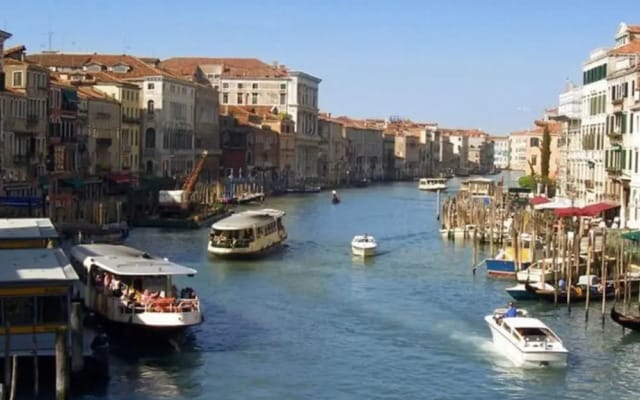 Homely Apartment in Venice near Liberty Bridge