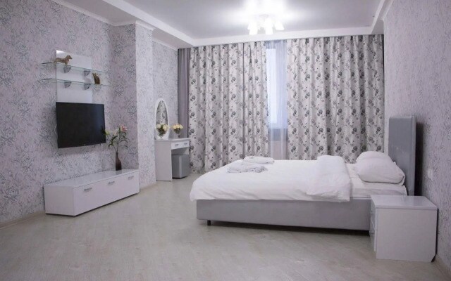 HanoiMoscow Apart