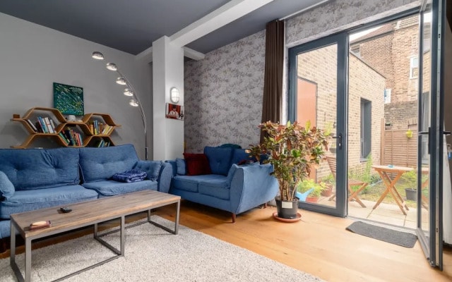 Stunning 2br Home W/Garden, 20 Min To Central!