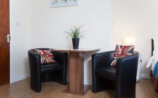 Private Studio in Harrow Flat 3