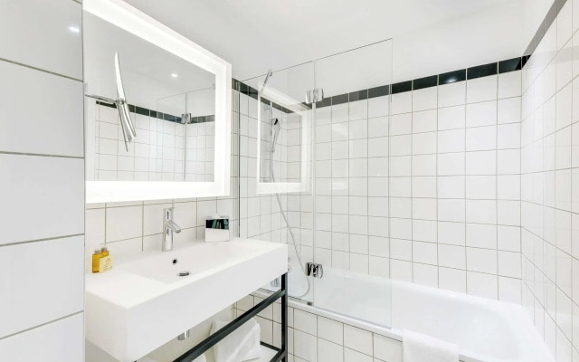 Отель Mercure Paris Orly Airport
