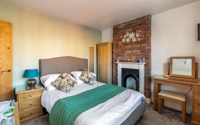 Camaraderie Guest House