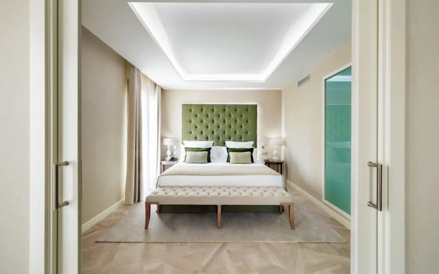 Lamaro Hotel
