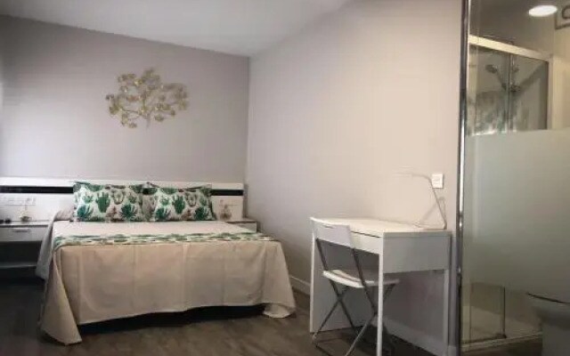 Plaza 5 Carabanchel Apartment