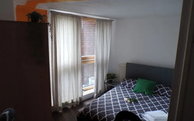 Chelsea Orange Apartment Sleeps10-petsok-parking