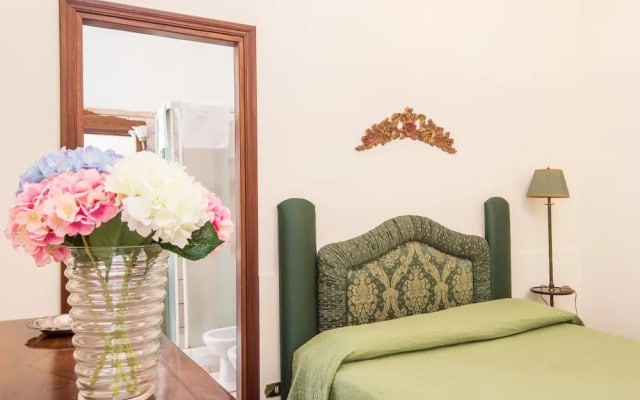 RSH Spanish Steps Luxury Apartment