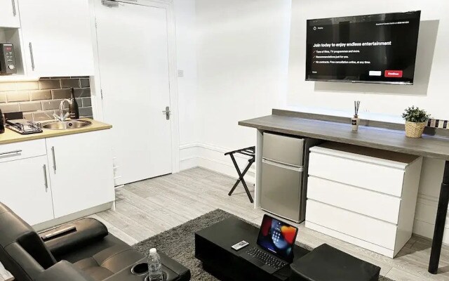 Erin Court Mansion -Suite 11