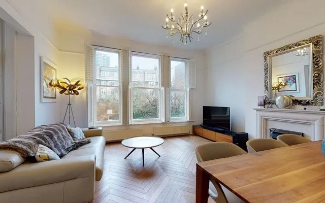 2 bed Flat in Fordwych Road