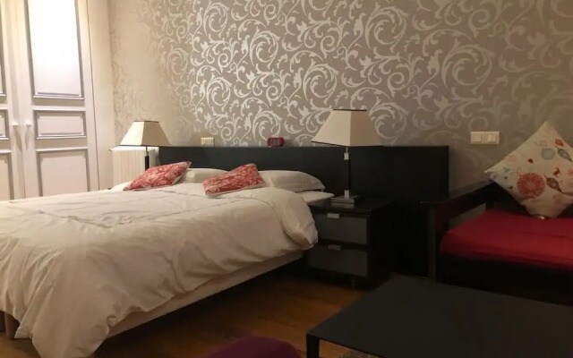 Vip Elysées Rent