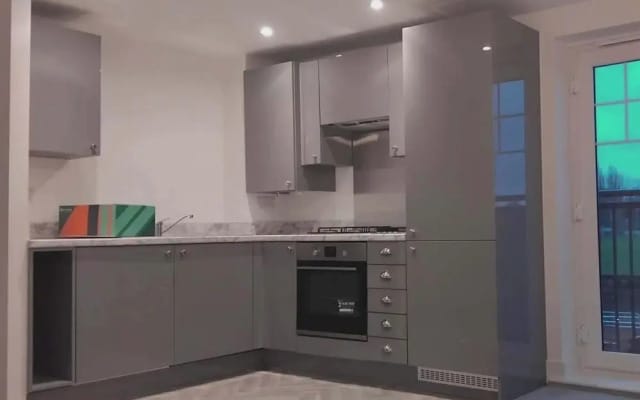 Near Stadium - Free Parking - Sleeps 4