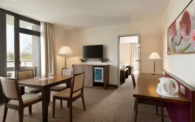 Отель Ramada by Wyndham Nuernberg Parkhotel