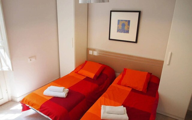 Feel Apartments Picasso Center