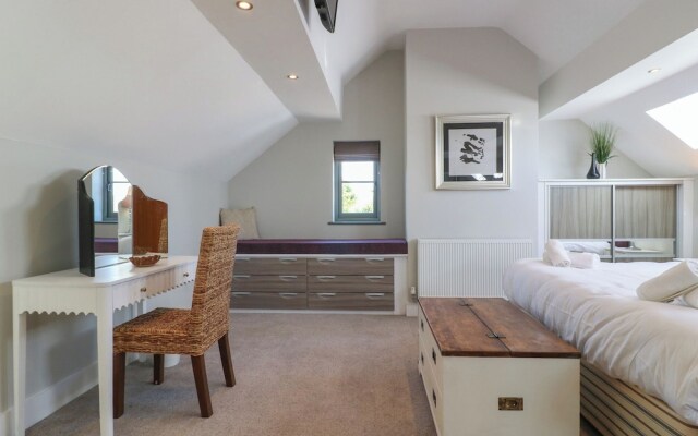 New Elms Farmhouse