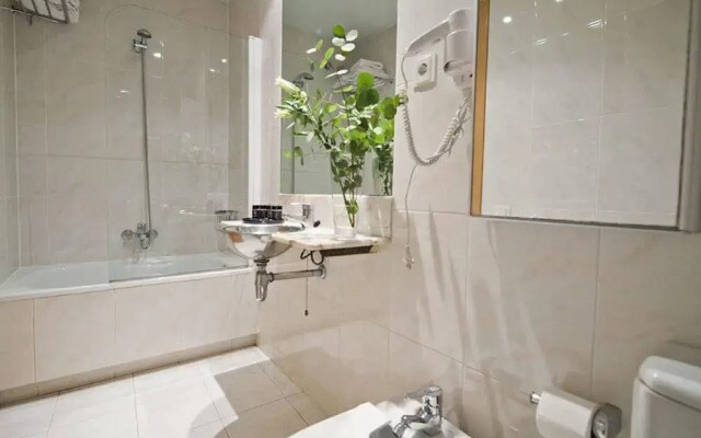 Aspasios Gran Via Suites