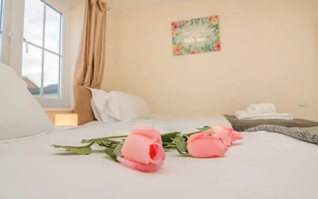 Sargeson Apartment