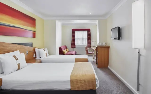 Holiday Inn Express London Victoria by IHG