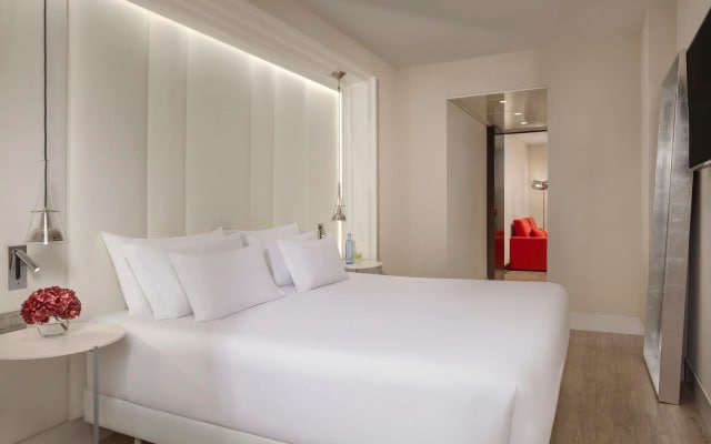 Отель NH Collection Barcelona Gran Calderón