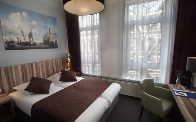 Asterisk Hotel