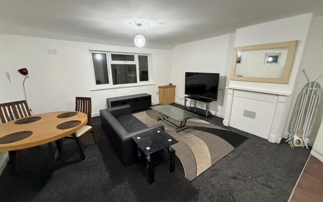 Comfy 2BR Flat on Hucknall Road