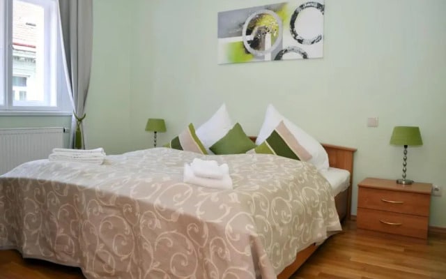 Riverside Ruterra Apartment