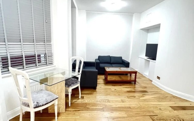 Impeccable 2-bed Apartment in London
