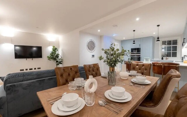 Three Bed Apts near Spitalfields Mkt