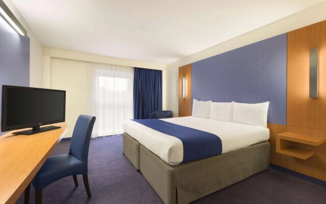 Ramada by Wyndham London North M1