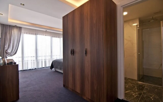Valide Residence