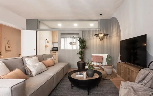 Guban - 2 Bedroom and Balcony in Azca