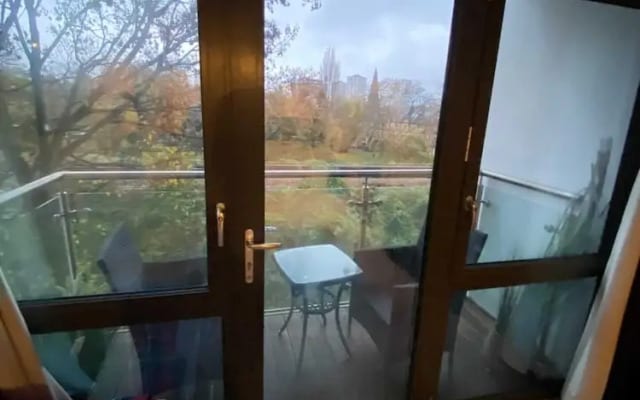 Inviting 2BD Flat W/private Balcony - Battersea!