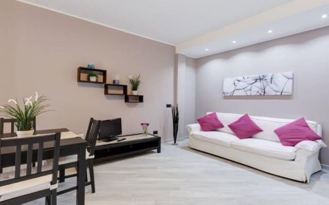 MC Holiday House