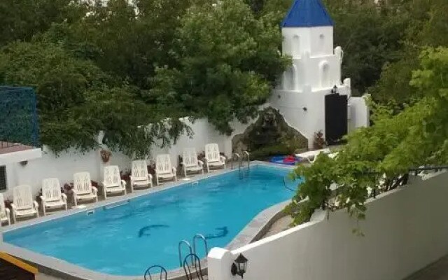 Hotel Apriori