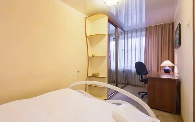 Day&Night Apartments - Oktyabrskaya