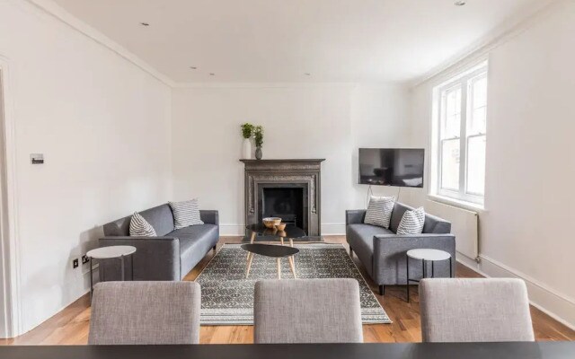 Eson2 - Charming 3 Bedroom Flat in Chelsea