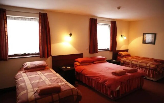 Riverside Hotel