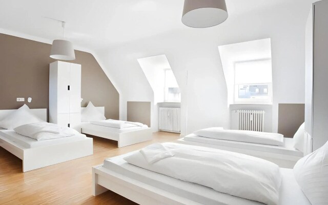 Five Reasons Hotel & Hostel