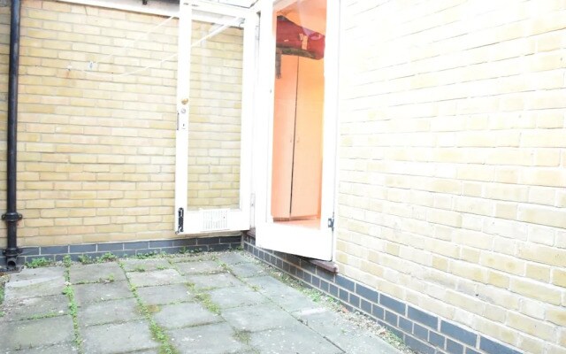 Cosy 1 Bedroom in East London