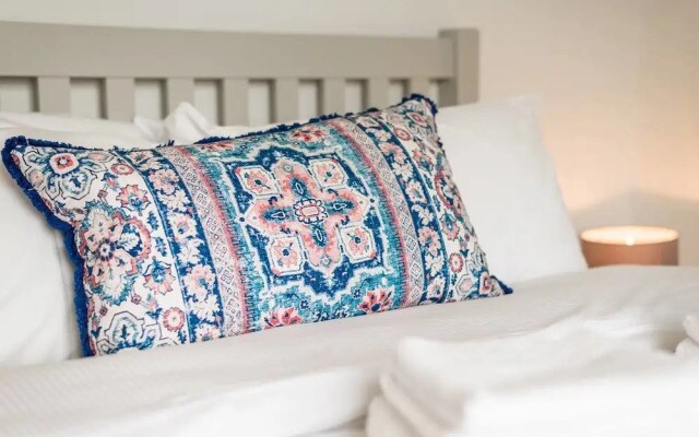 Bright Large Home in Clapham, Sleeps 8!
